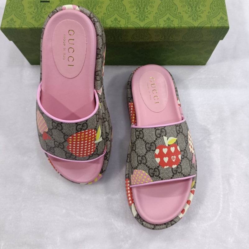 G*u*i slippers